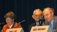 Jocelyne Burnell, Robert F. Curl y Dudley Robert Herschbach en la 54a ISEF